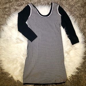 Banana Republic Long-Sleeved Houndstooth Dress, M